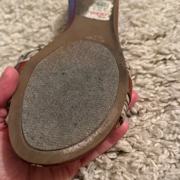 Guess Tan and Gold Logo Slide Sandals - Picture 3 of 3